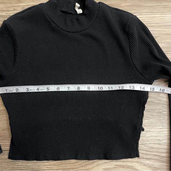 Heart & Hips Black Ribbed Knit Mock Neck Cropped Long Sleeve Sweater Top - Picture 6 of 8